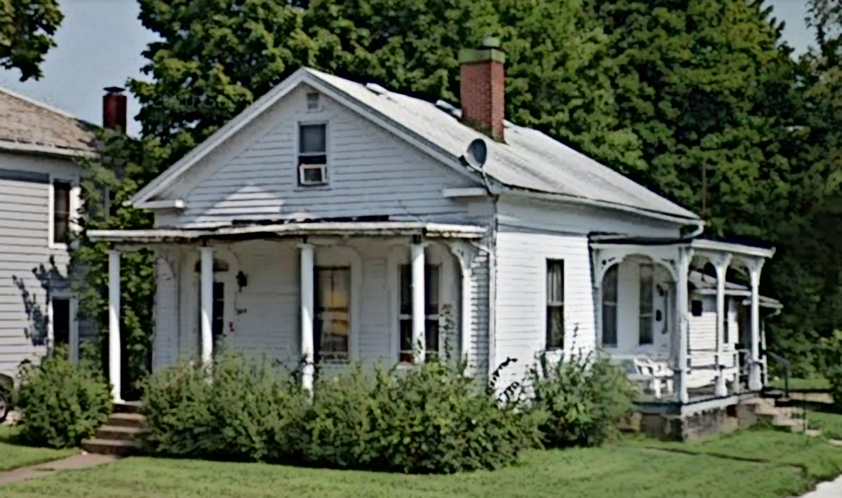 203 Ray Avenue NW (West Ray Street), New Philadelphia, Ohio