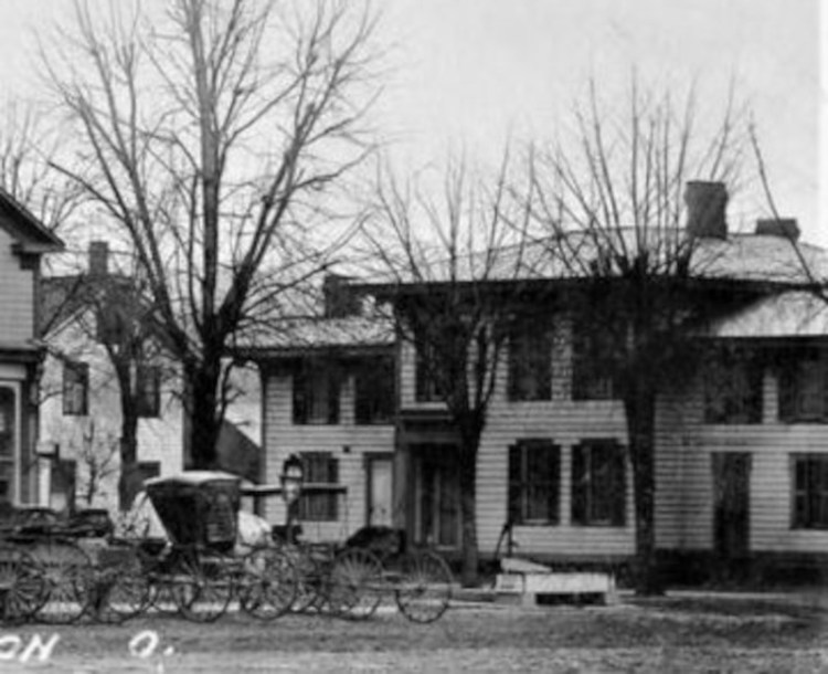 Image of the Kilgore House captured in 1910.