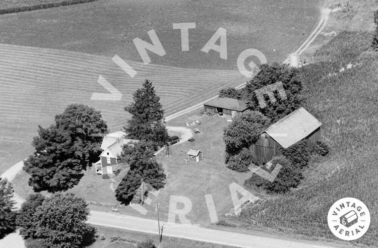 View of the Hickman House and outbuildings taken in 1996. (Source: vintageaerial.com)