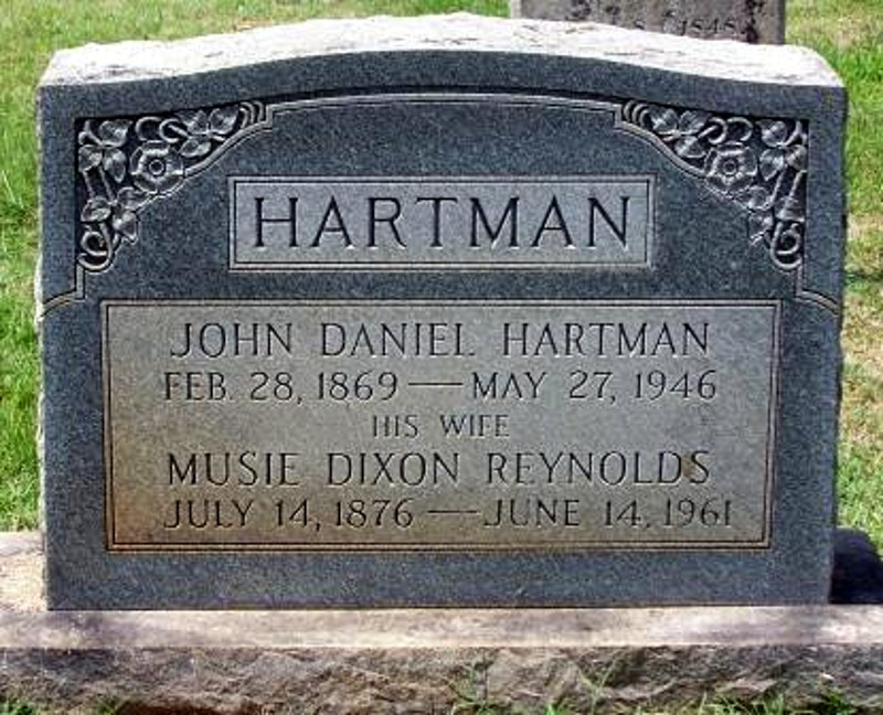 John D. and Musie D. Hartman's headstone in Oakwood Cemetery, Charlottesville, Virginia. (Source: findagrave.com)