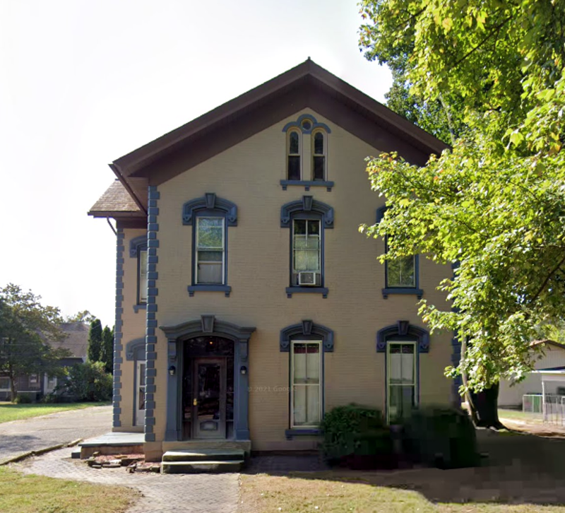 The façade of the Stow House as it appeared in 2019. (Source: google.com)
