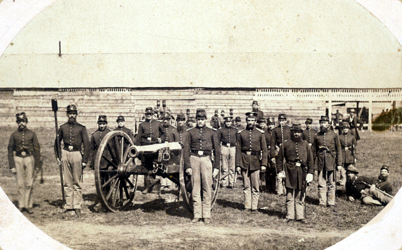 Image of men of the 1st Ohio Light Artillery Regiment, Battery H, 1863. Charles Haupt served in Battery D of the 1st Ohio Light Artillery. (Source: ohiomemory.org)