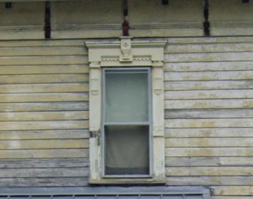 Window detail from the Brown House in New Philadelphia, 2022.