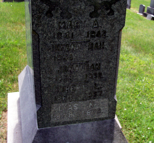 Dyas Mills' name recorded on a Mills family headstone in New Cumberland Cemetery, New Cumberland, Ohio. (Source: findagrave.com)