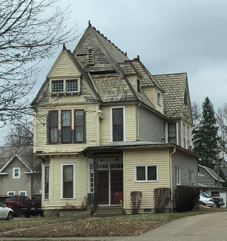 The Gribble House on North Broadway, New Philadelphia, 2023