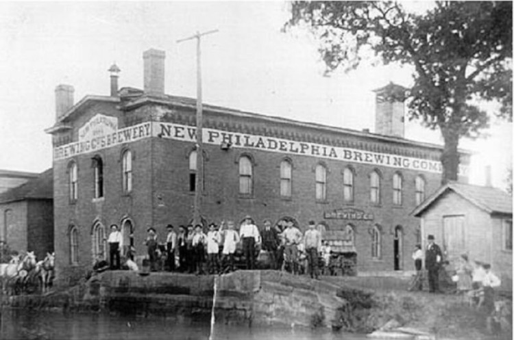 Image of the New Philadelphia Brewery, c. 1900 (Source: bargainhunter.com)