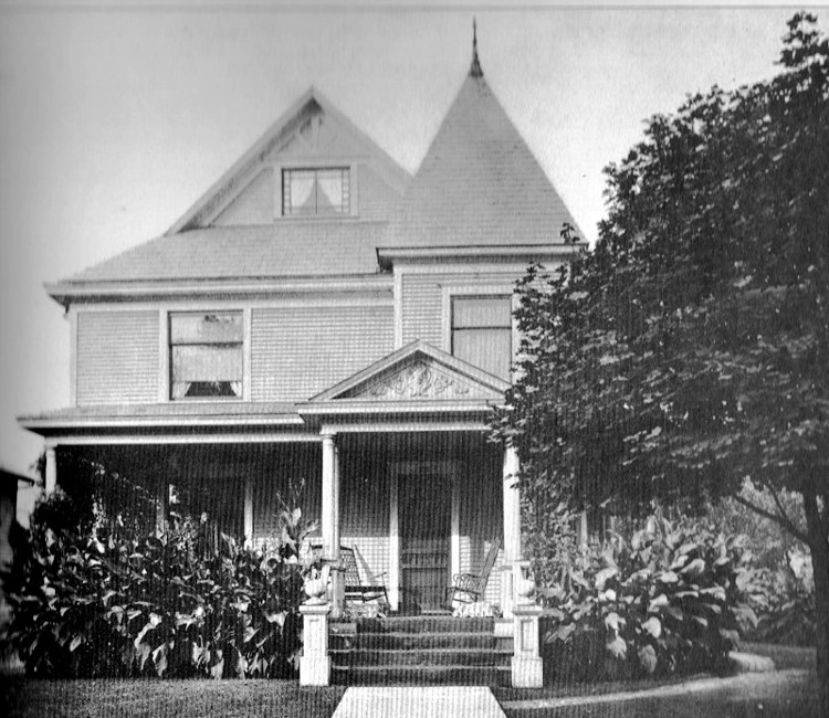 The Maurer House as it appeared in the 1908 Combined Atlas of Tuscarawas County.