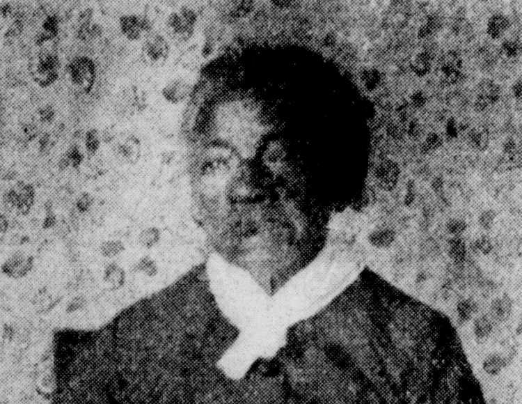 "Grandmother" Harriet Mitchell as photographed by the New Philadelphia, Ohio newspaper in 1903. (Source: newspaperarchive.com)