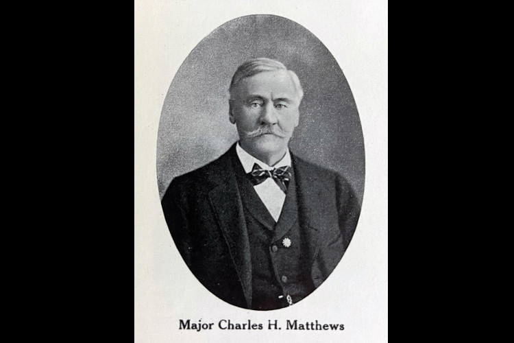 Maj. Charles H. Mathews depicted in the 1908 Atlas for Tuscarawas County.