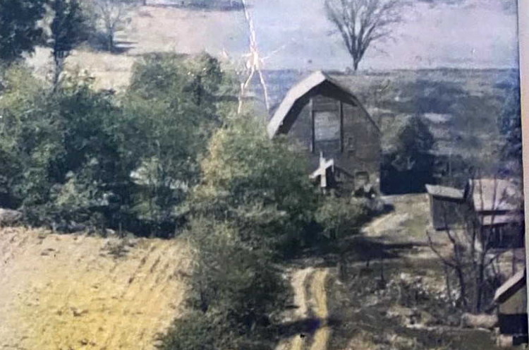 Photograph of the Midvale Mine #4 stable barn where Charles Eggan was murdered, early 20th century. (Source: ancestry.com)