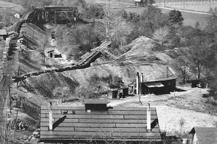 Midvale Mine #4, early 20th century. (Source: facebook.com)