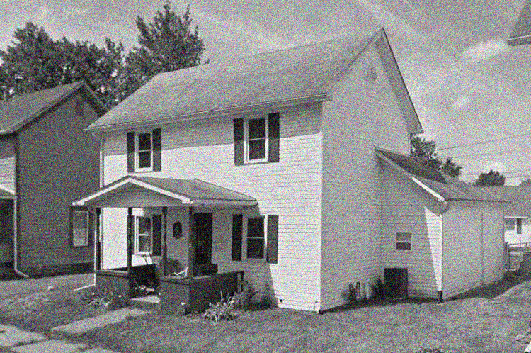 The Hammersley home on Chestnut Street in Newcomerstown, Ohio, 2012. (Source: google.com)