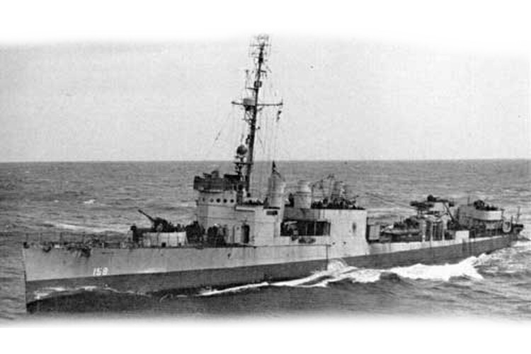 Photograph of the escort destroyer USS Leary (DD-157) on which Robert Hammersley served, 1943. (Source: navsource.org)