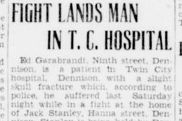 New Philadelphia, Ohio newspaper article about the fight between Clarence Garabrandt and James Stanley, November 1935. (Source: newspaperarchive.com)