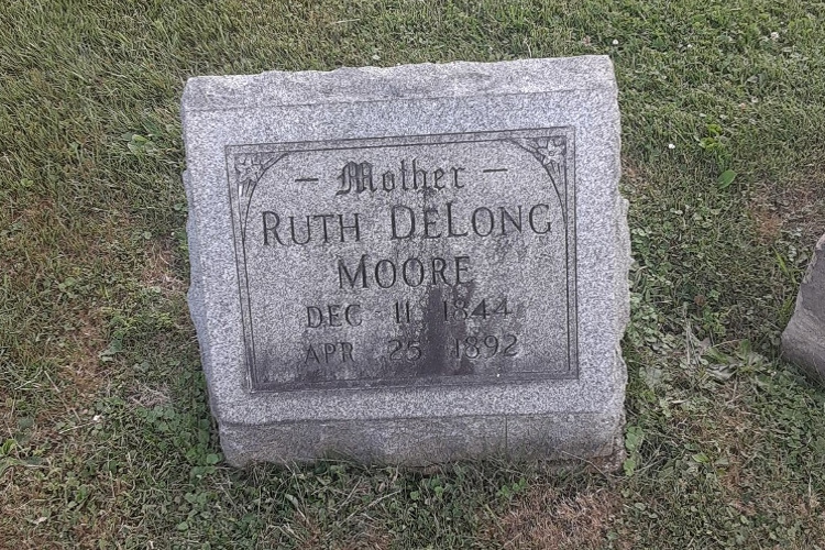 Ruth DeLong Moore's headstone at Union Cemetery, Uhrichsville, Ohio, 2021. (Source: findagrave.com)