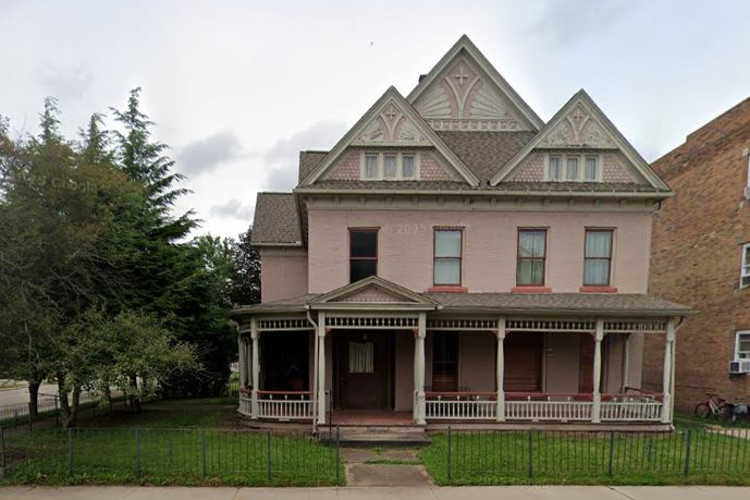 Modern image of the McLean house on East High in New Philadelphia, Ohio, 2025. (Source: google.com)