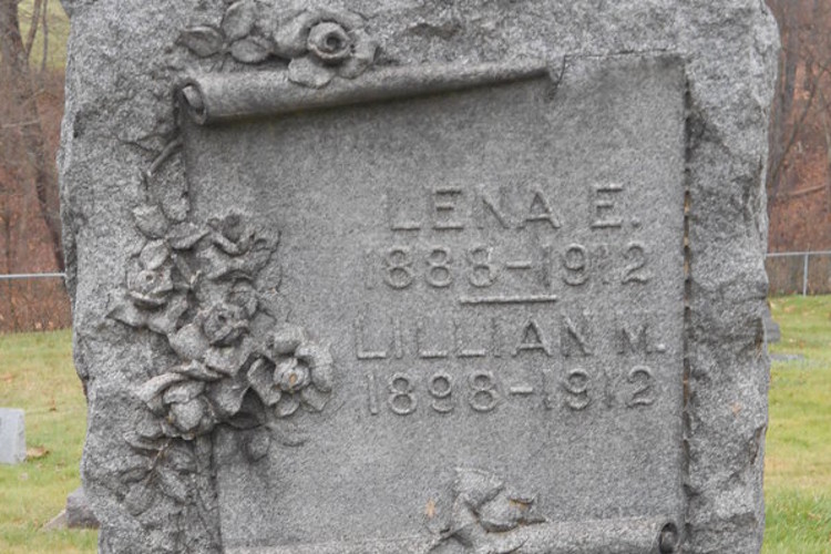 Lena Smith's headstone in Somersdale Cemetery, 2014. (Source: findagrave.com)