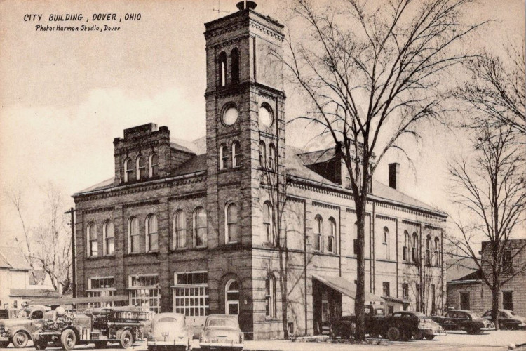 Postcard image of the Dover City Building, including the police station, from the 1940s. (Source: ebay.com)