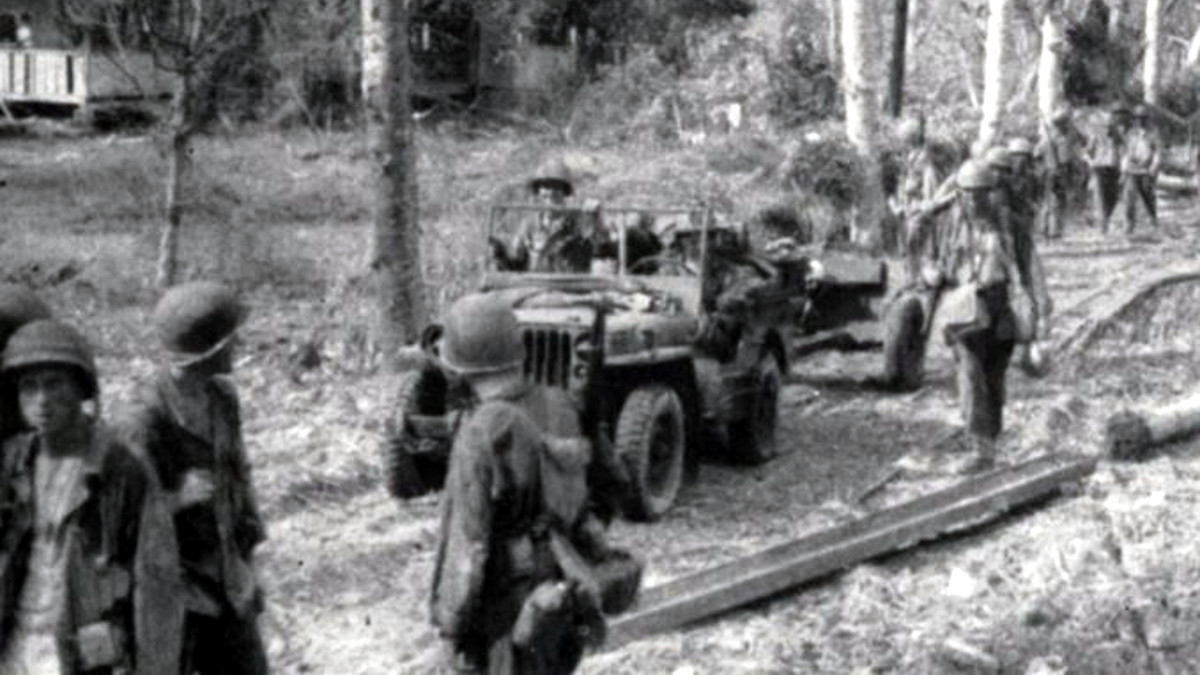 Troops of the 81st Infantry Division during the Battle of Angaur, 1942.