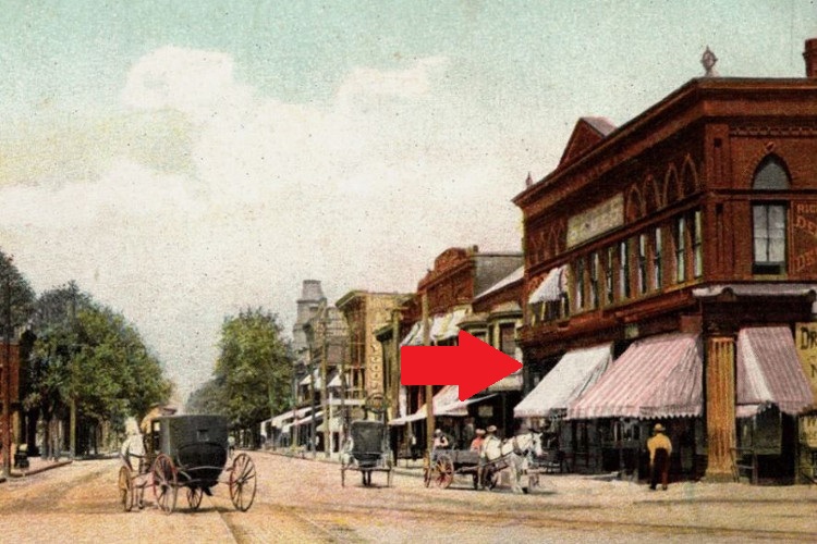 Location of the Parr Brothers' shoe store on West High Street, c. 1908. (Source: ebay.com)