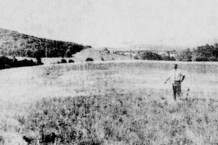 Photograph that appeared in the New Philadelphia, Ohio newspaper showing the location where Ronald Weigand's body was found, July 1965. (Source: newspapers.com)